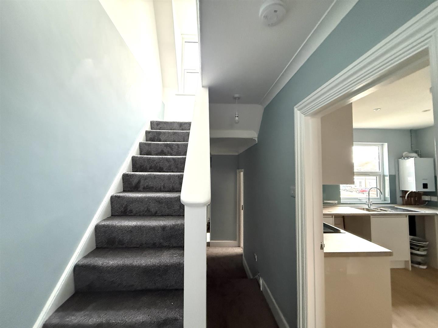 3 Bedroom Maisonette. Seaside in Eastbourne,  8